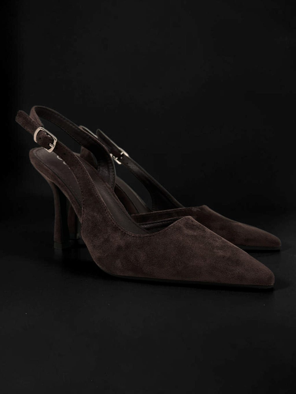 Ciemnobrązowe zamszowe czółenka slingback na szpilce