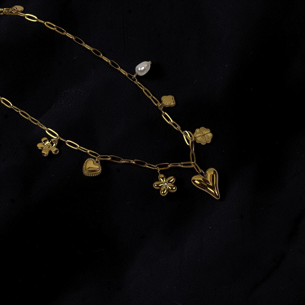 Naszyjnik złoty charms – serce, kwiat, perła