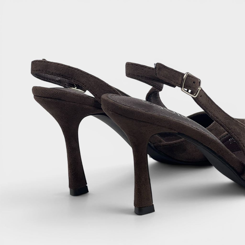 Brązowe czółenka slingback na szpilce