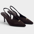 Brązowe zamszowe czółenka slingback ze złotym detalem