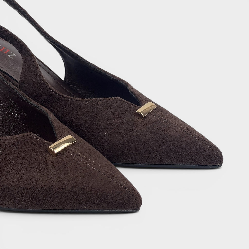 Brązowe zamszowe czółenka slingback ze złotym detalem