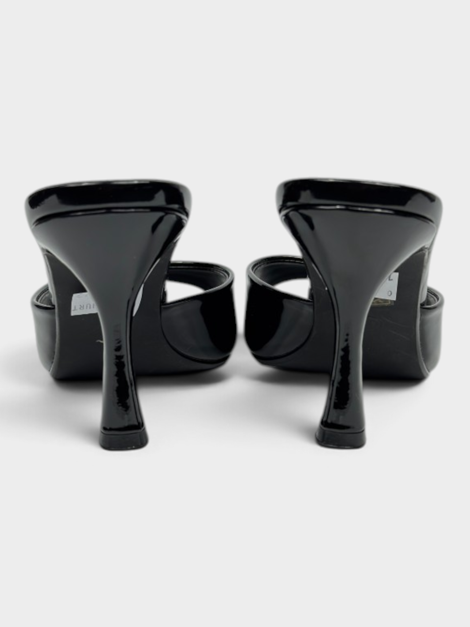 Mułki Damskie na Obcasie Czarne – Lakierowane